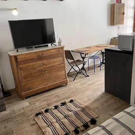 Дом отдыха Maison De Pecheur Pointe Courte Au Cabanon *